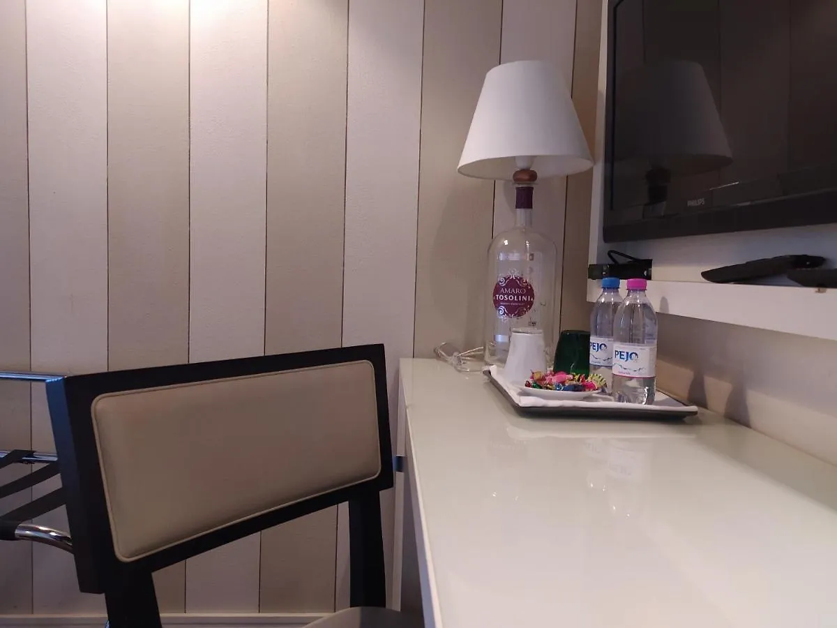 Molo73 Hotel Empoli Guest house